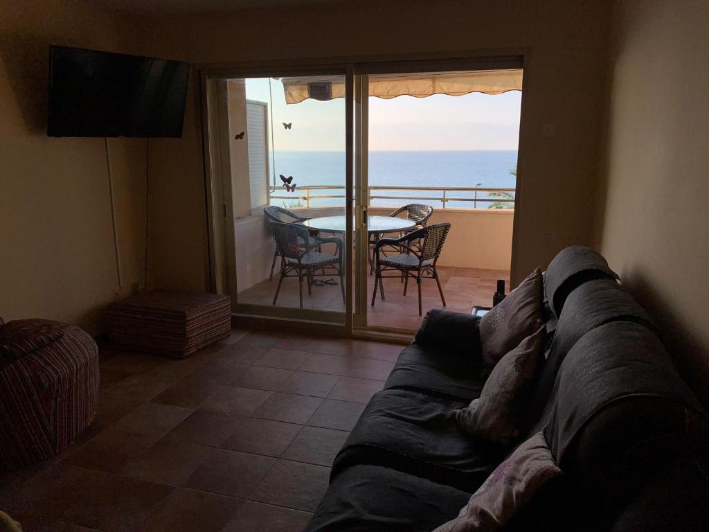 FRENTE AL MAR PARA 8 PERS con 4 HAB - 5