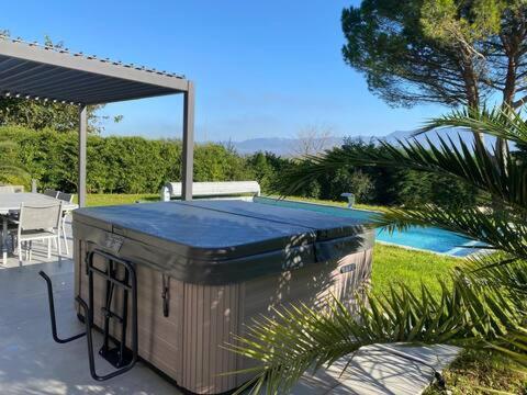 Magnifique villa avec piscine, Jacuzzi et Baignoire Balnéo - 1