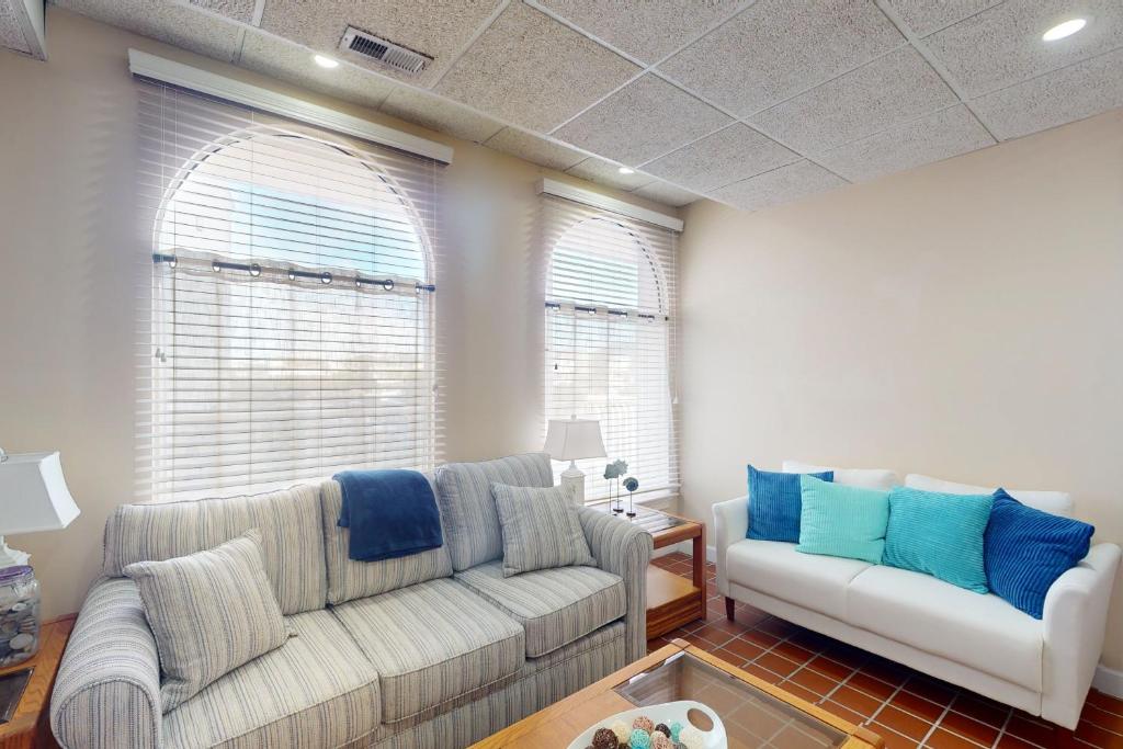 St. Regis Condo Unit 1005, North Topsail Beach