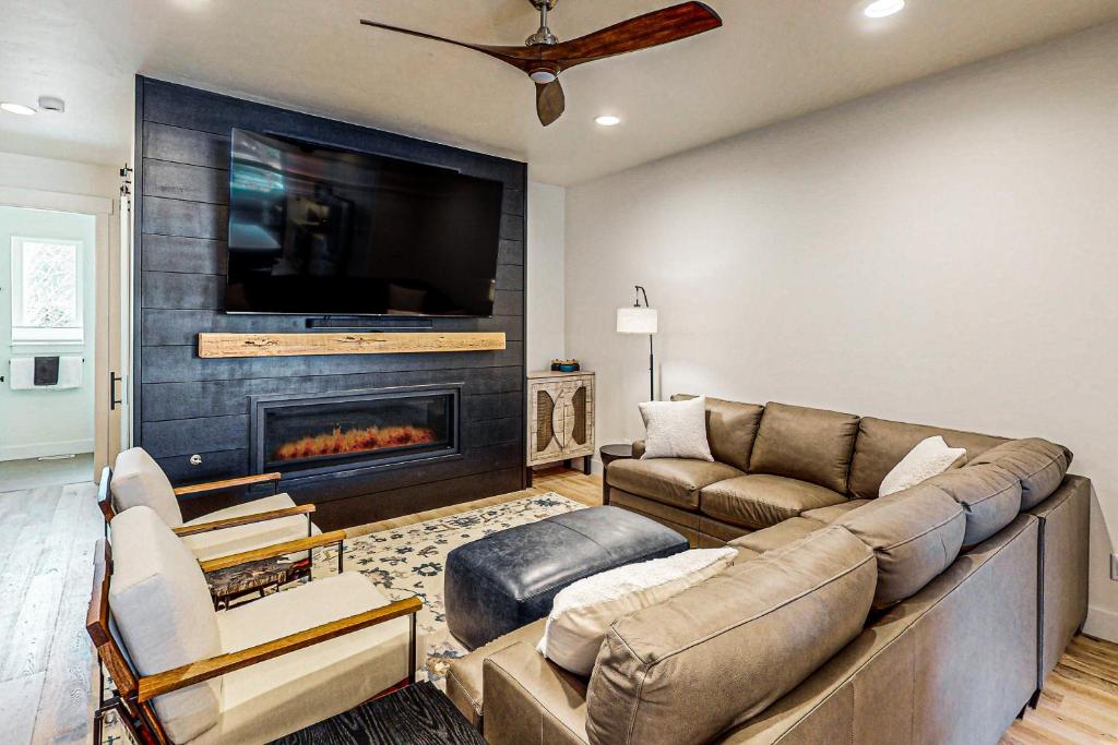 Steps to Gondola – Elevate Townhome at Wildhorse Meadows, Steamboat Springs