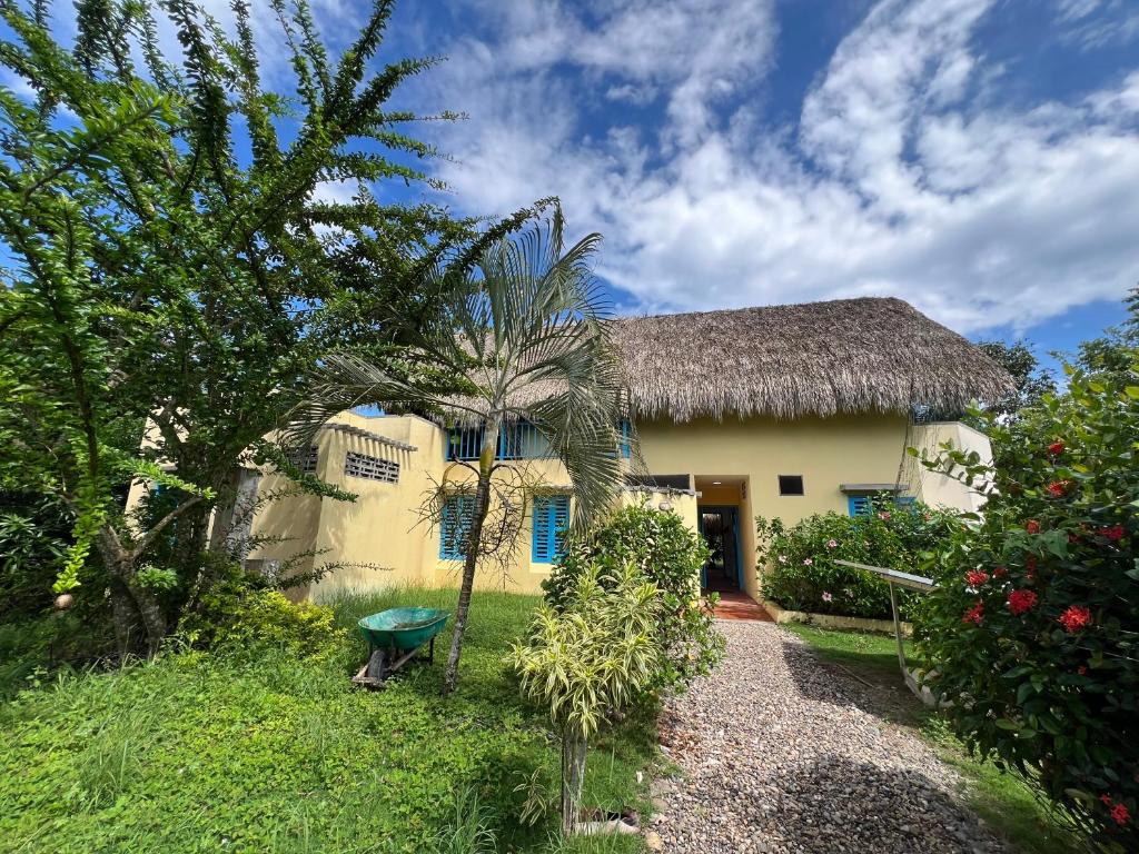 Gorgeous beach house in Palomino - 2