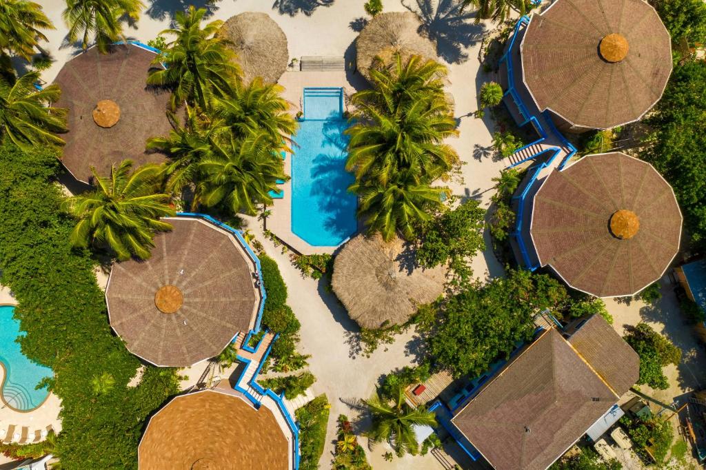 White Sands Cove G04- Partial Ocean View 1 BR by Stay Floreo, San Pedro