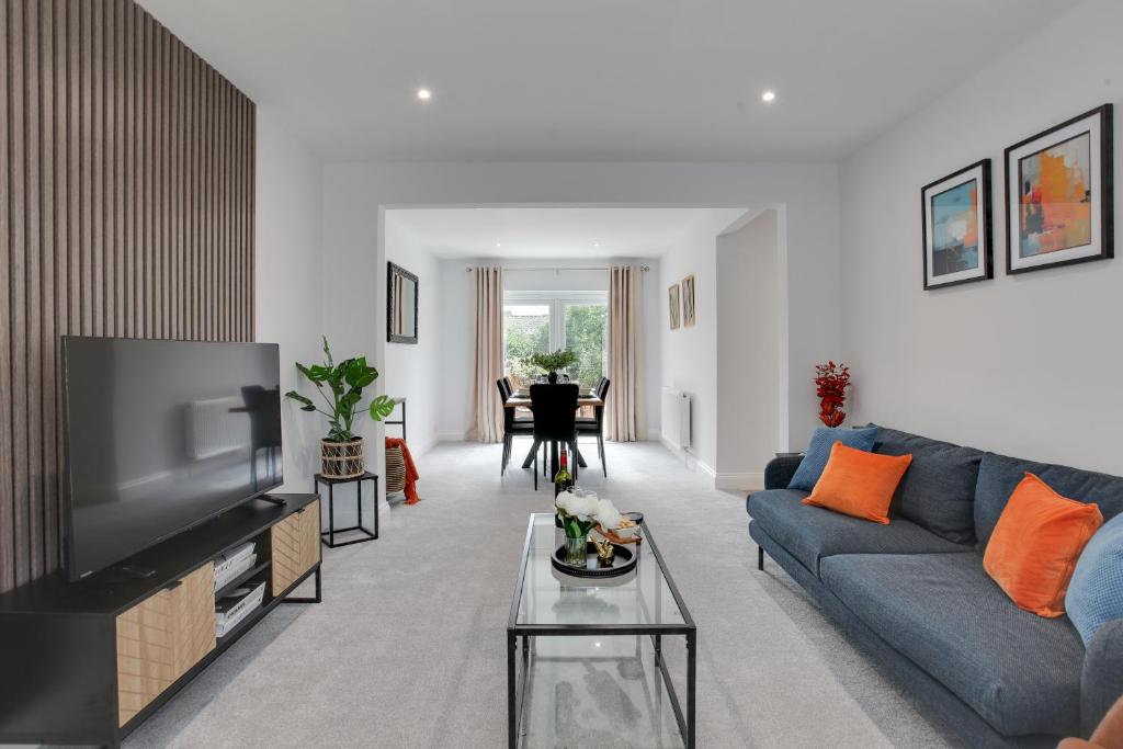 3 Bed Braintree House Free Parking, Braintree