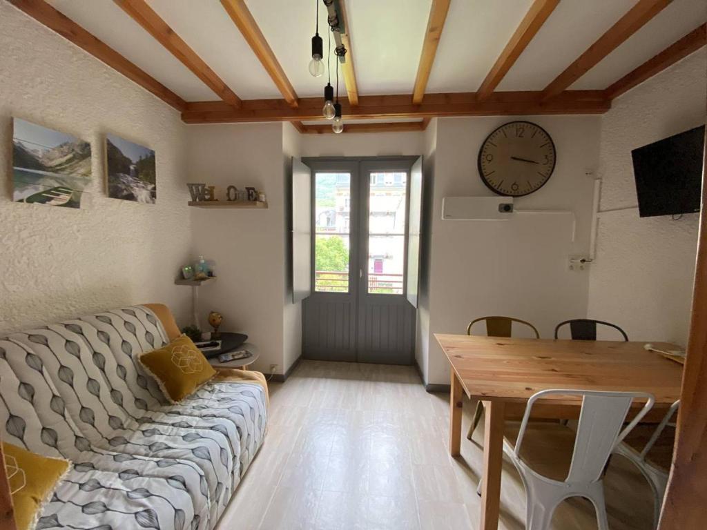 Studio confortable 4 pers. avec mezzanine et balcon au centre de Cauterets - FR-1-812-112 - 1