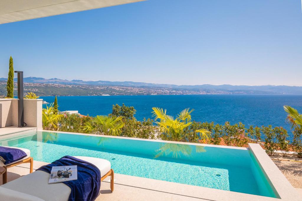 Heaven Apartment with swimming pool, Opatija