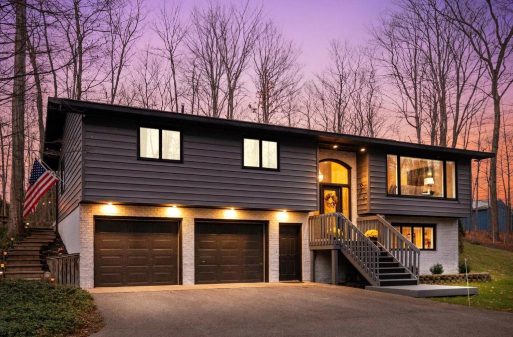 Private & Convenient-Hot tub-Fire Pit-Game room!, Petoskey