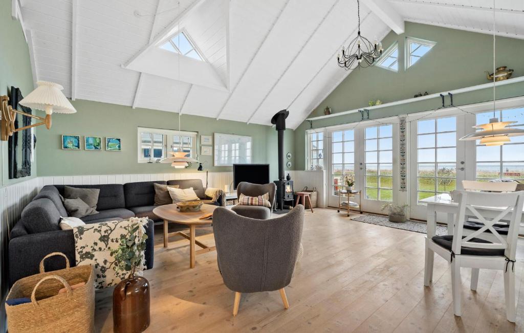 Stunning Home In Juelsminde With Wifi, Sønderby