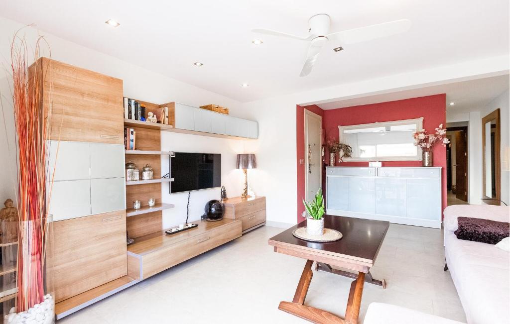 1 Bedroom Nice Apartment In El Campello - 4