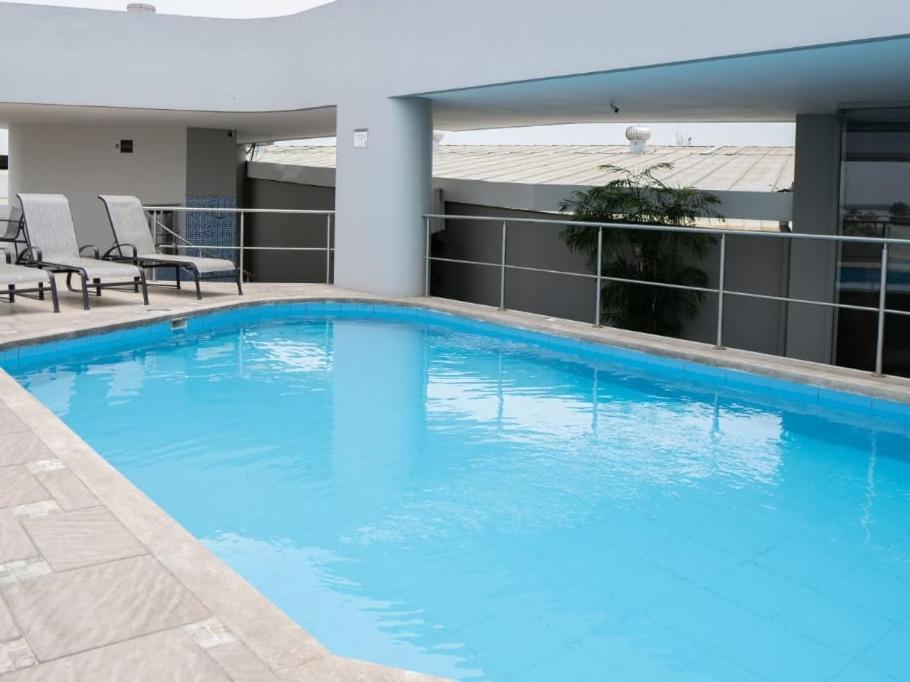 Suite 212 Elegante Edificio Samborondon Plaza - 2