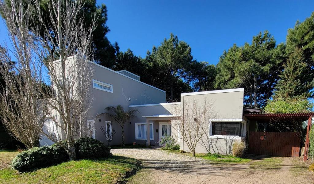 Mar de fondo, Pinamar