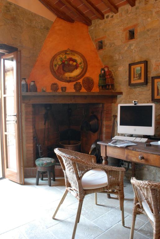 Borgo San Gusme photo