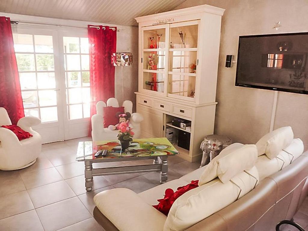 Villa 5 pièces avec piscine privée près de la plage au Lavandou - FR-1-251-852 - 3