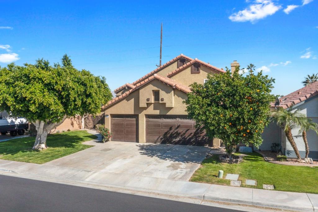 Private Pool & Hot Tub, Games, Firepit by MariamsBnb, Indio