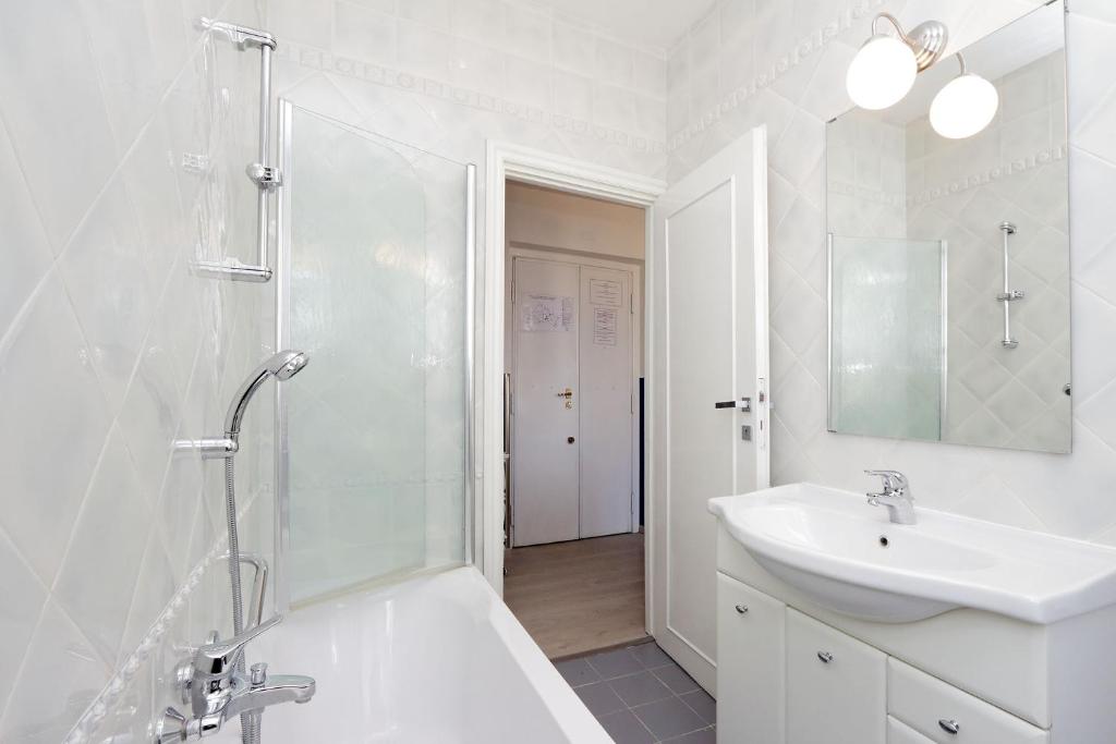 Bright Vatican 2 bedroom Apartment - 2