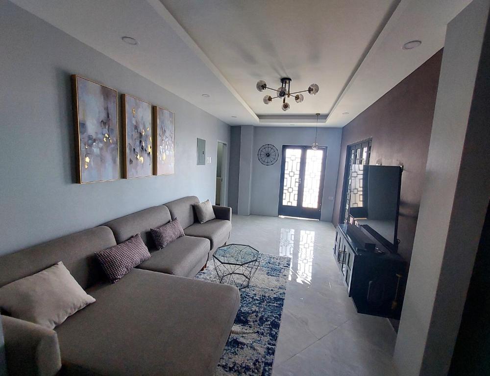 Emerald at SAGE, Bon Accord