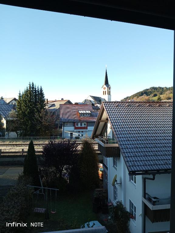 Allgäu Vibes OberstaufenPLUS bei Rosi - Bahnhof & Bergblick - 1