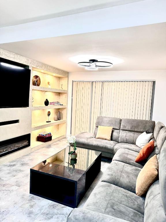 Deluxe Spacious King Size Room, Hornchurch