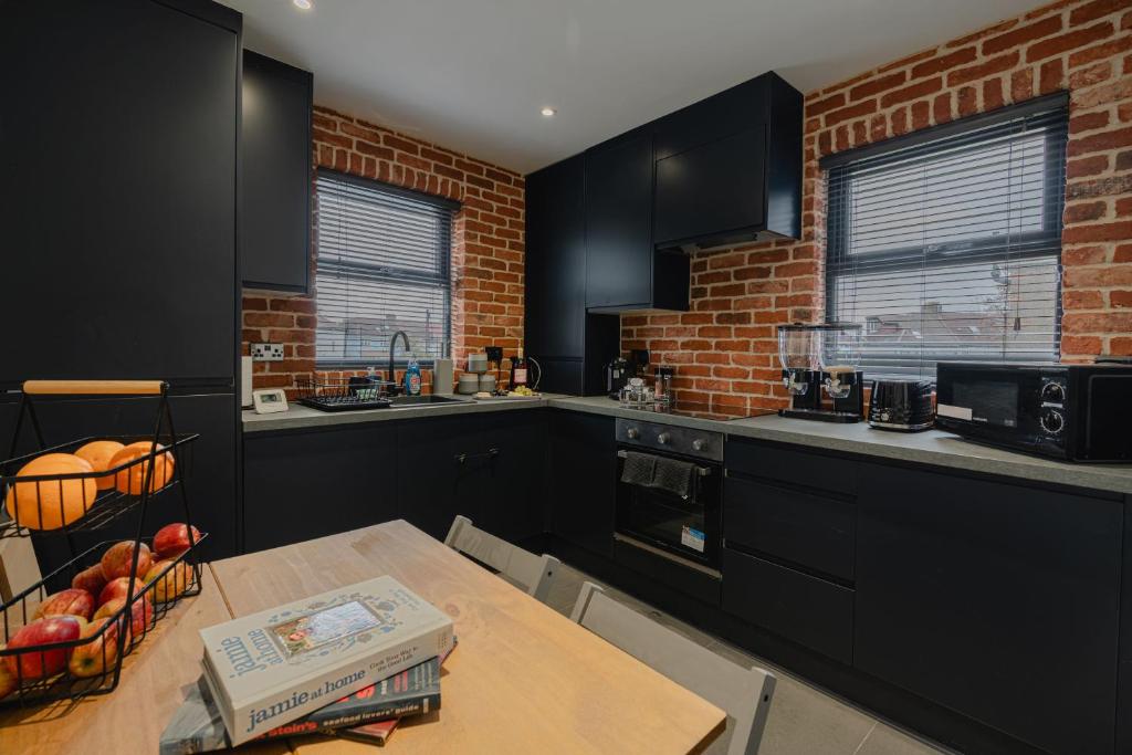 Cosy Flat Sleeps 5 -Links to Central London - Flat 3, Brimsdown Station