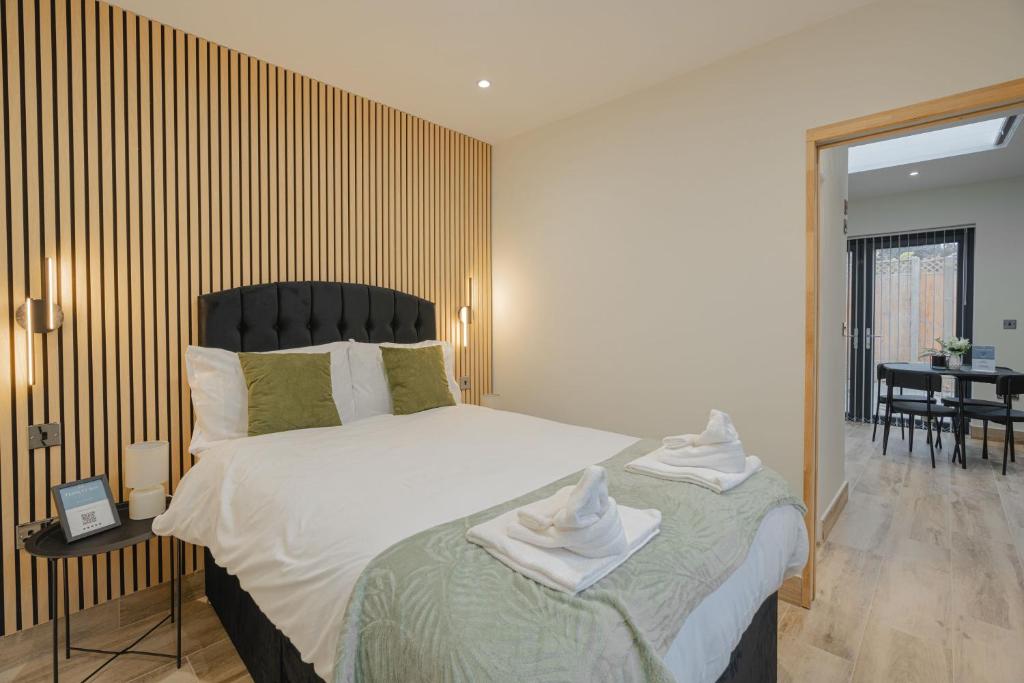 Cosy Modern Flat Sleeps 3 Direct Links to Central London - Flat 2, Brimsdown Station