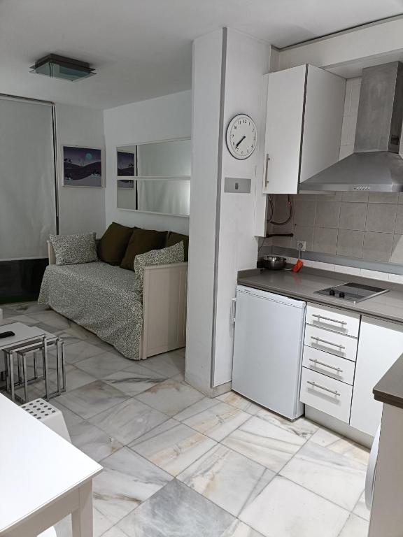 APARTAMENTO ALASKA CENTRO ROSaLEDA - 3