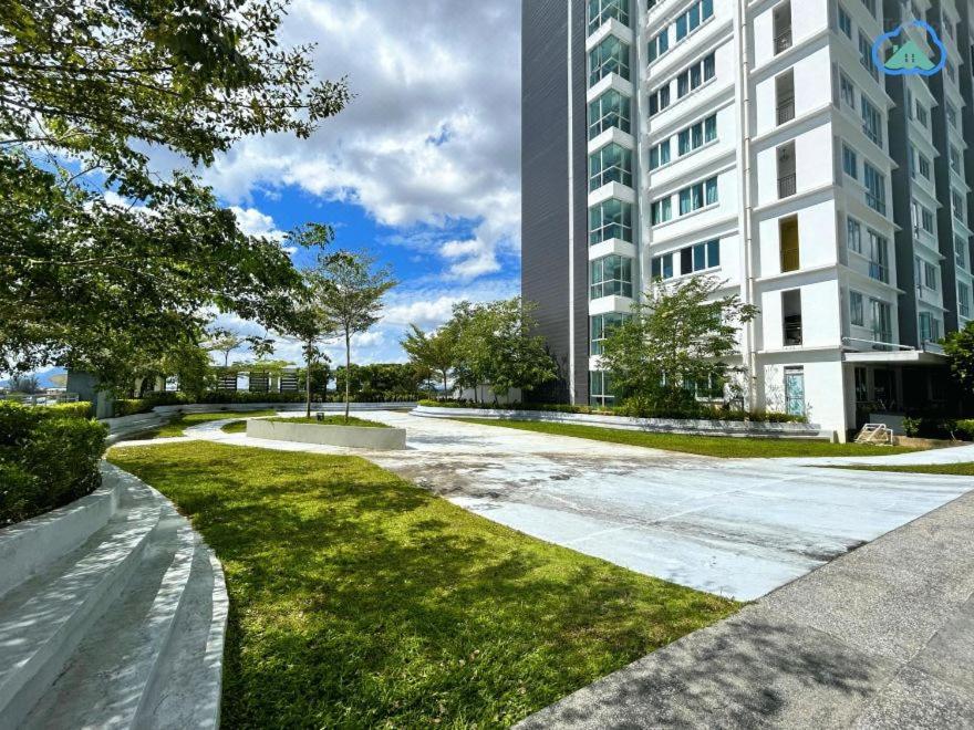 DOH Suite & Staycation, Kučing