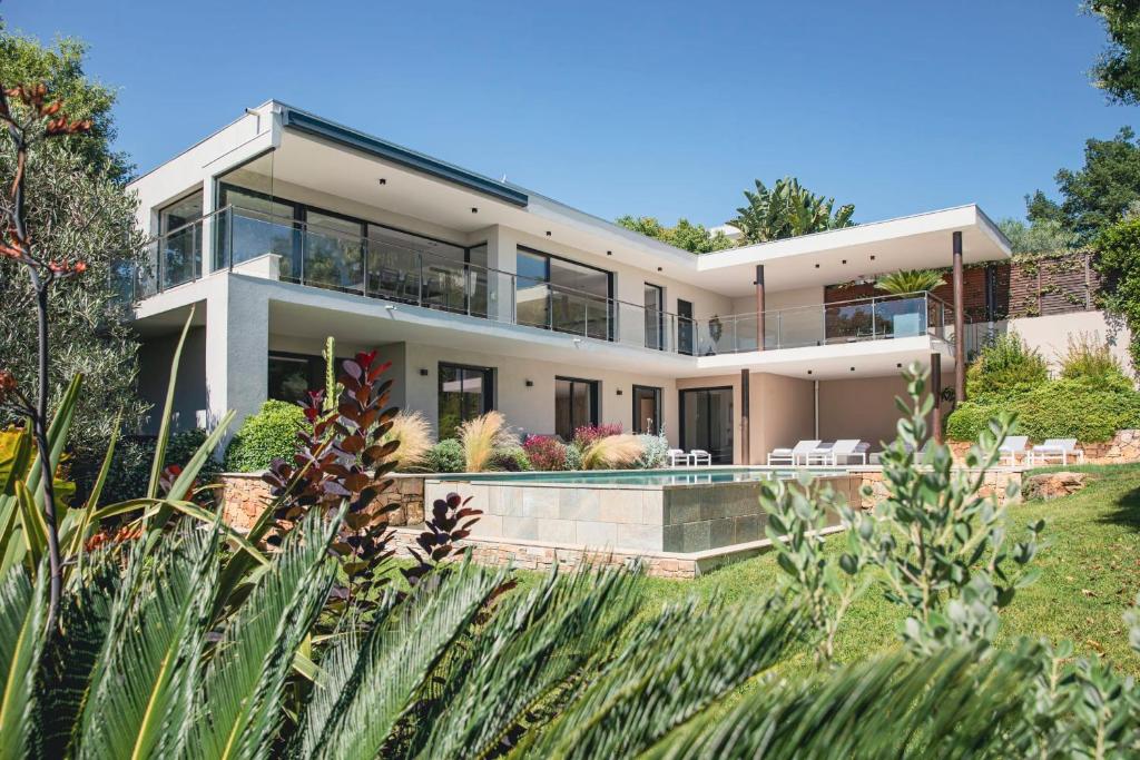 REF 2152 - Le Cannet - Sea view villa for rent - 3