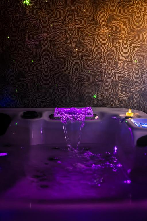 Love room jacuzzi La Villa Des Charmes - 5