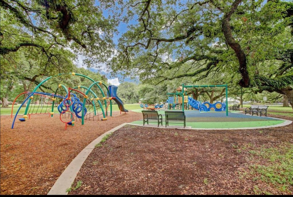 Surrounding environment, MyCrib Houston Hostel in Houston (TX)