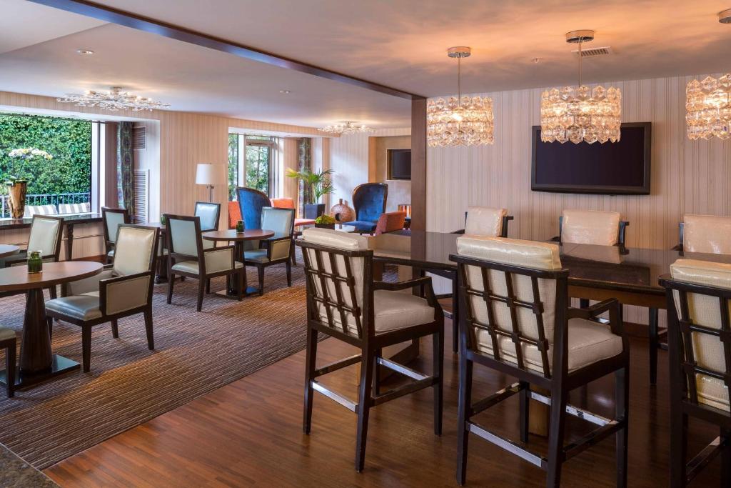 Bar/lounge