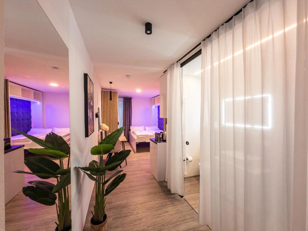 CREST - Riverside Studios mit Parken I Küche I Regendusche, Pasov