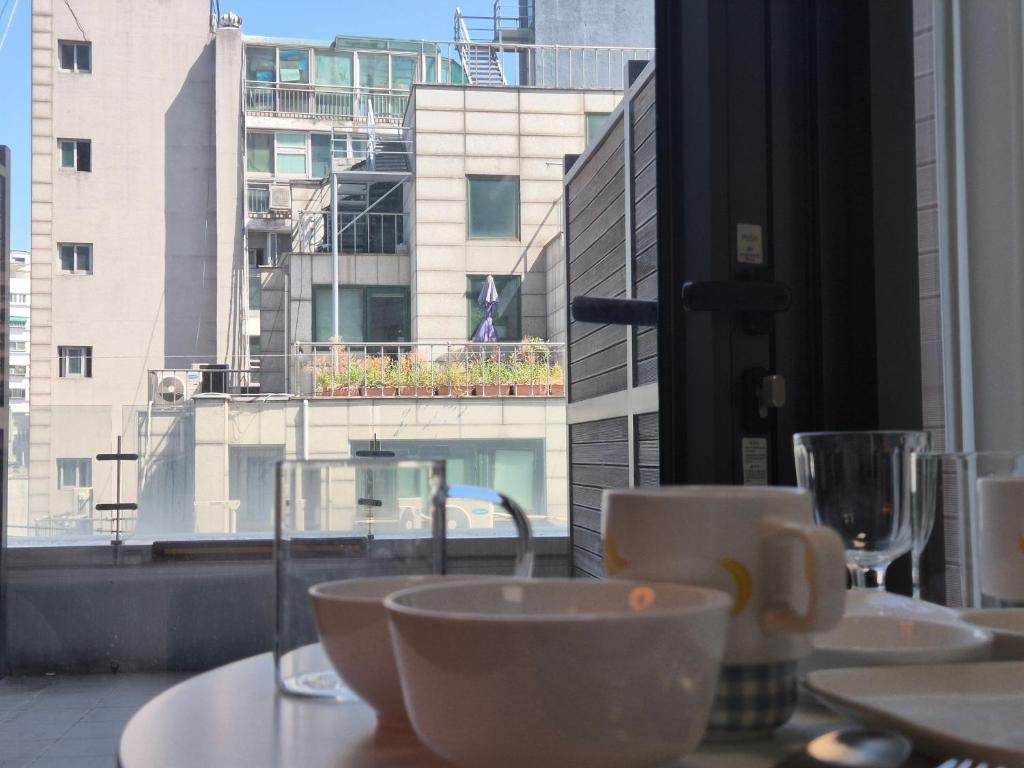 Rest, Sofa Bed City View Bidet Water Purifier in the heart of Seoul