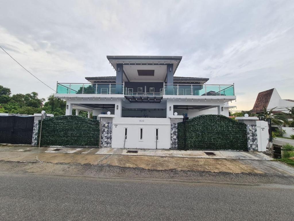 Dual key Villa 4R I 5R I 9R,10-46pax Healing Space Bbq,Steamboat,Karaoke,Pool, ArcadeGame, Port Dickson