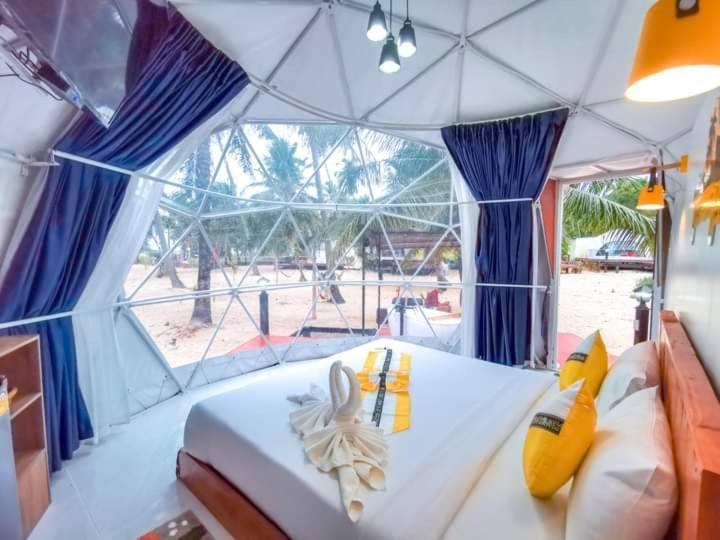 เดอะ แคมเปอร์ รีสอร์ท (The camper resort)