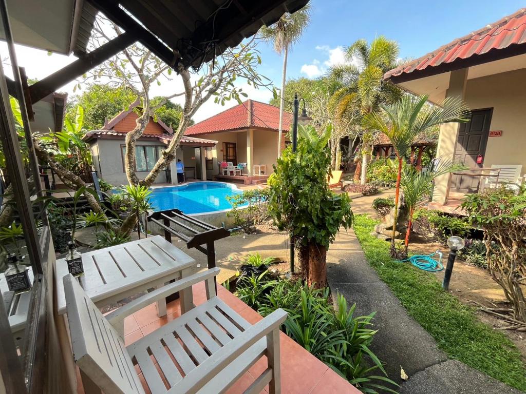 Floraville Hotel Phuket
