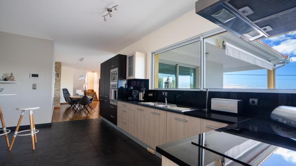Estrela do Mar - by LovelyStay - Lovely Sun Filled Villa 전경