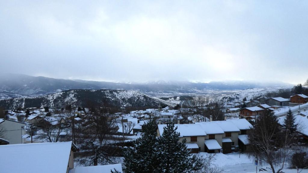 Vue panoramique - Confortable - Piscine - Randonnées - Skis - 2