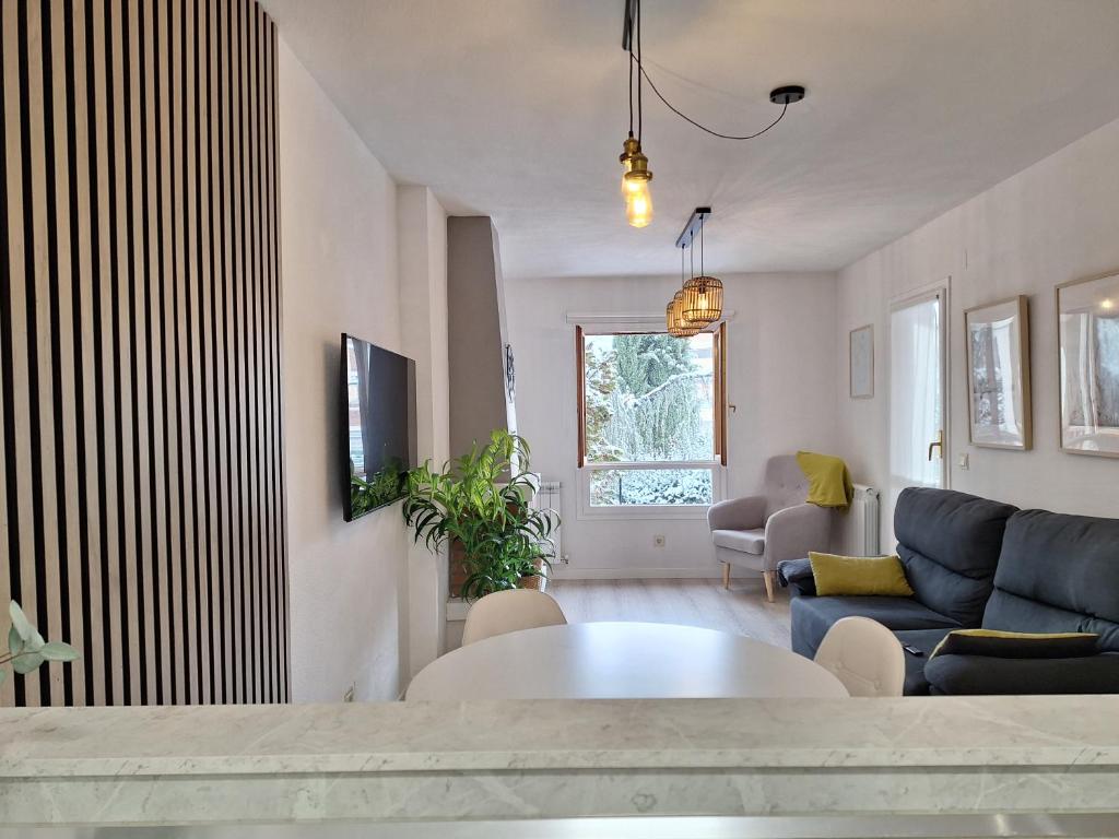 Acogedor apartamento con piscina compartida y opción a parking - 1