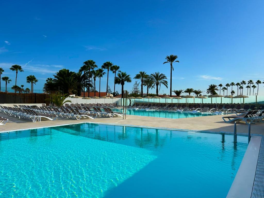 HL Miraflor Suites Hotel - 1