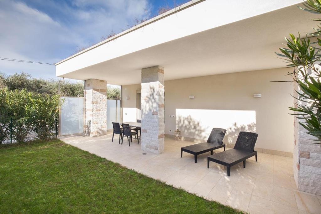 Villa Manzoni Apt 1 - 2
