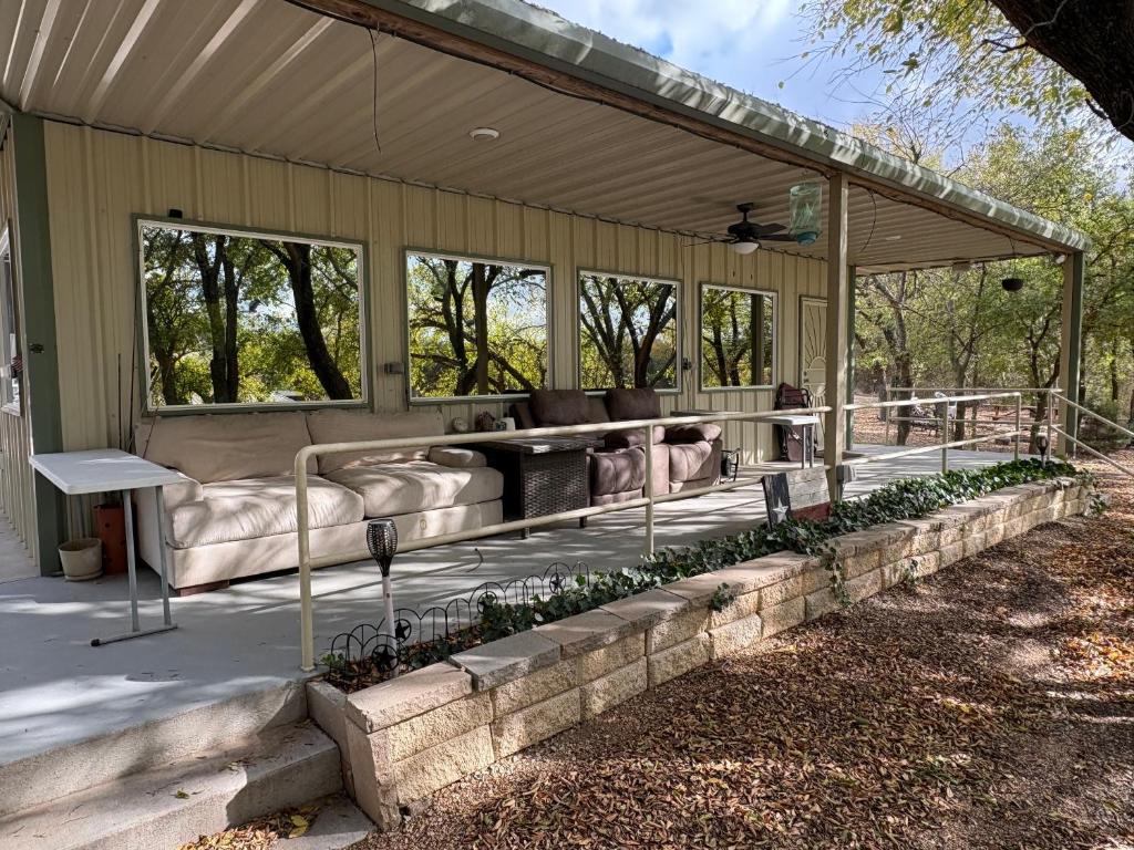 Captains Cabin on Lake, Jacksboro