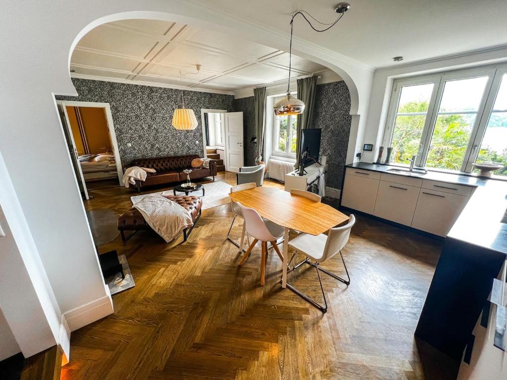 Cozy Apartment with Stunning Lakeview, Brienz