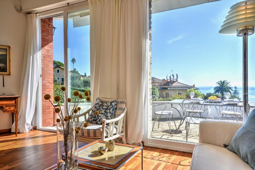 Bellavista Eight - Elegante appartamento vista mare con giardino e posto auto privato - 4 posti letto - 2