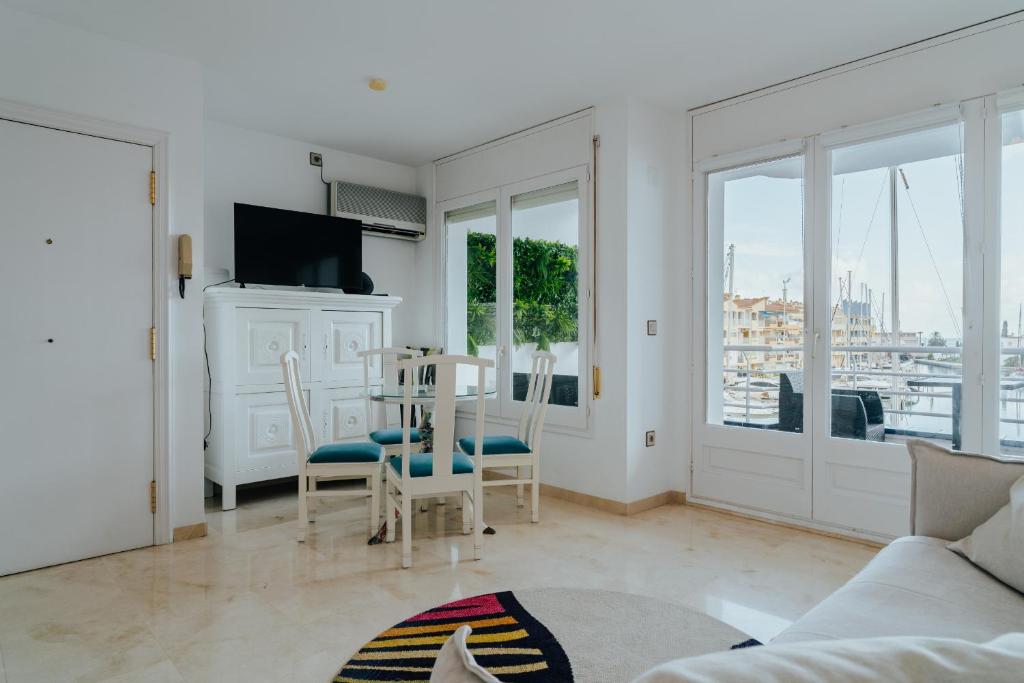 WELCS ESTUDIO 195 EMP con vistas al canal, Empuriabrava