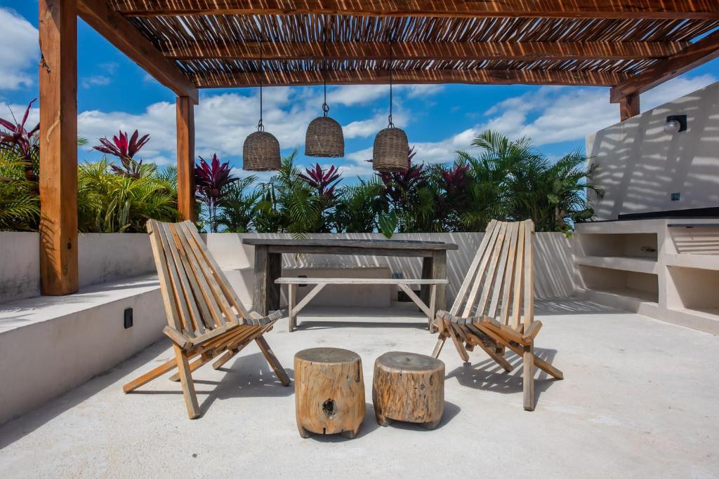 Bright 2BR Loft with Rooftop Pool in Best Tulum Downtown Location - 2