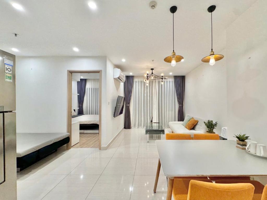 Emma House 5 - Rainbow 1BR Vinhomes Grand Park Q9, Gò Công