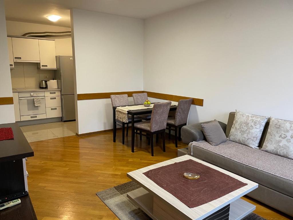 V1 Apartment - parking place - 3