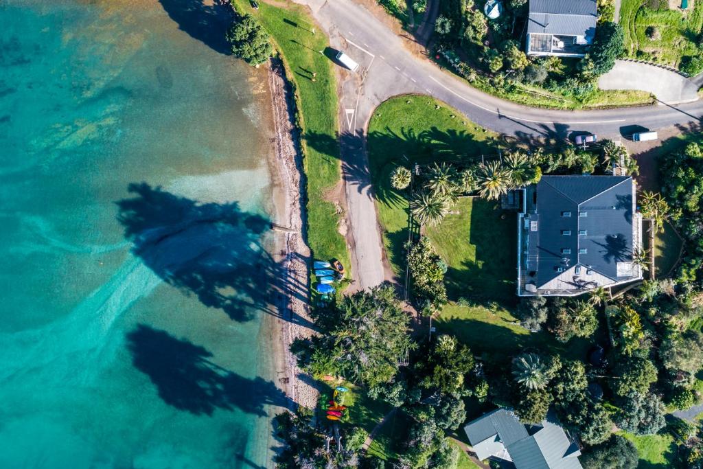 Lannan Beach House - Stay Waiheke, Waiheke Island