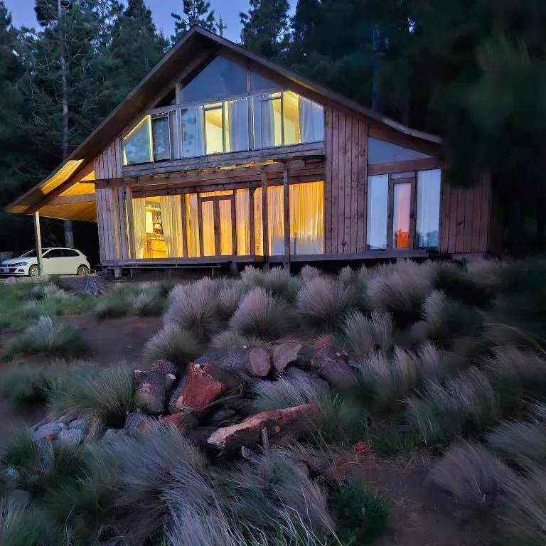 Cabaña Lago Huechulafquen, hotel in Junín de los Andes