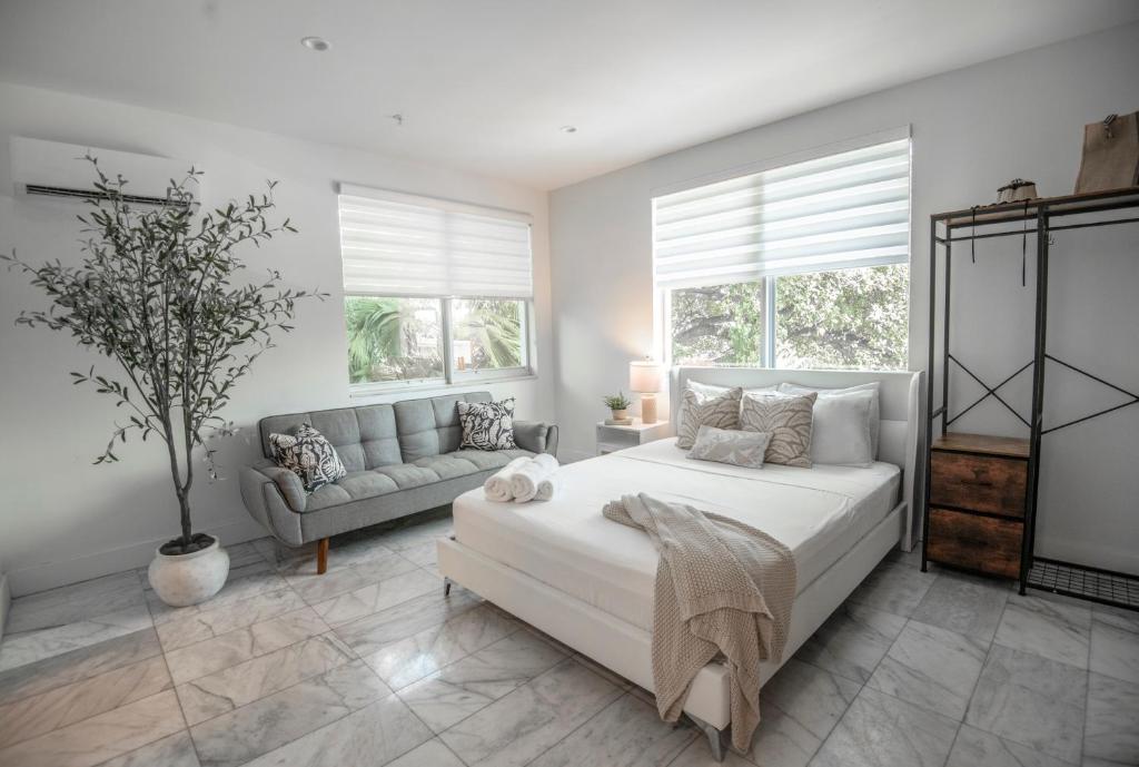 Renzzi On The Beach, Miami Beach