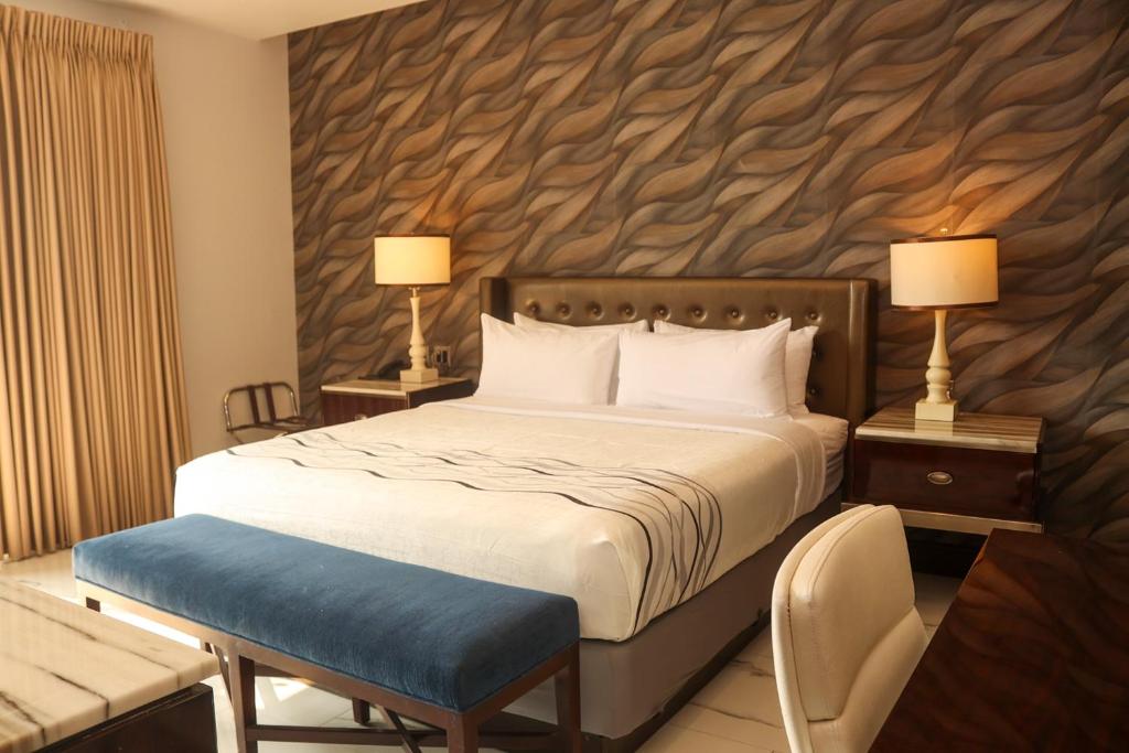Hotel Grand One Plaza - 3